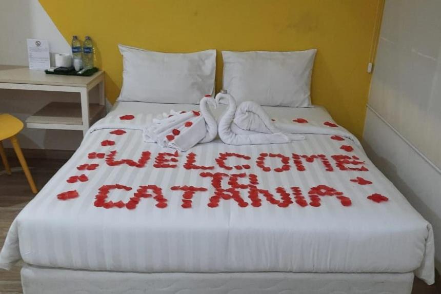Catania Inn Palembang Ngoại thất bức ảnh